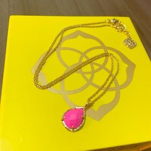 Kendra Scott kiri necklace